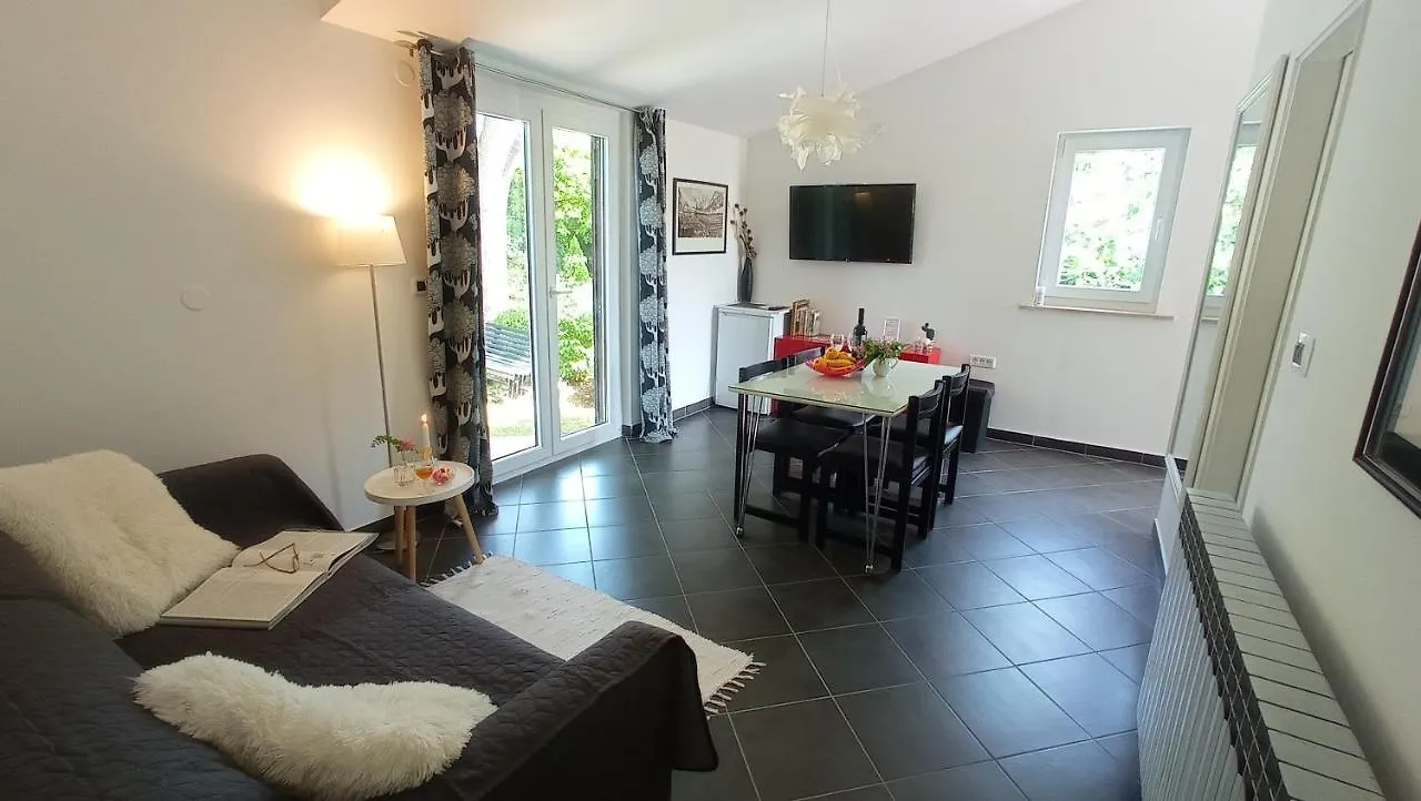 Apartments Lodra Pula