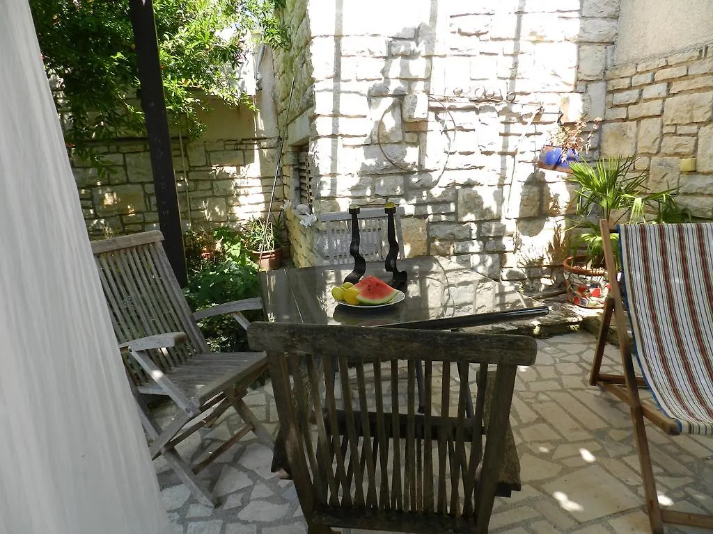 Apartments Lodra Pula