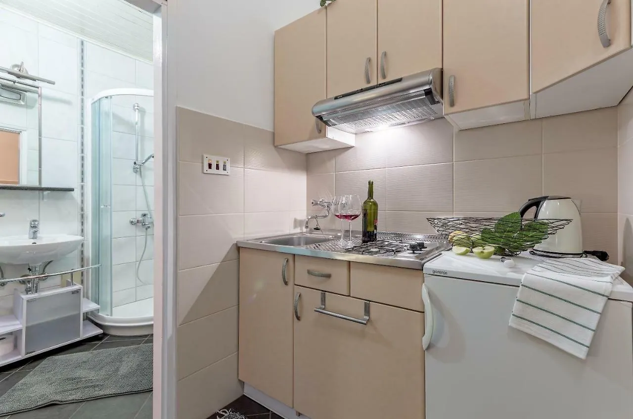 Apartments Lodra Pula