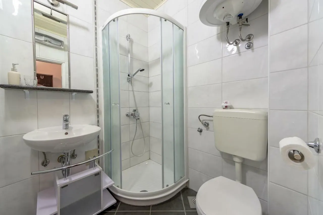 Apartments Lodra Pula