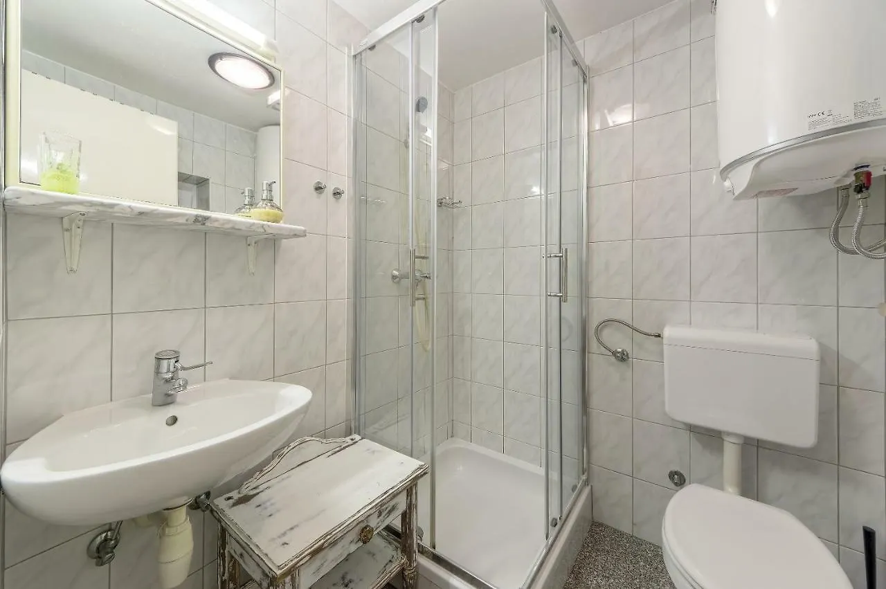 Apartments Lodra Pula